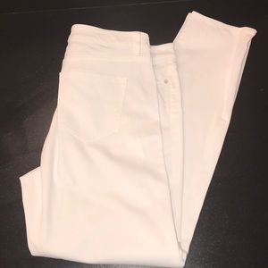 Tahari white stretch jean
